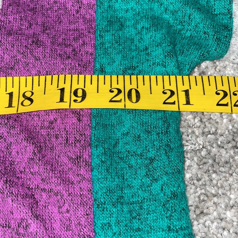 Color Block Sweater - Picture 5 of 6